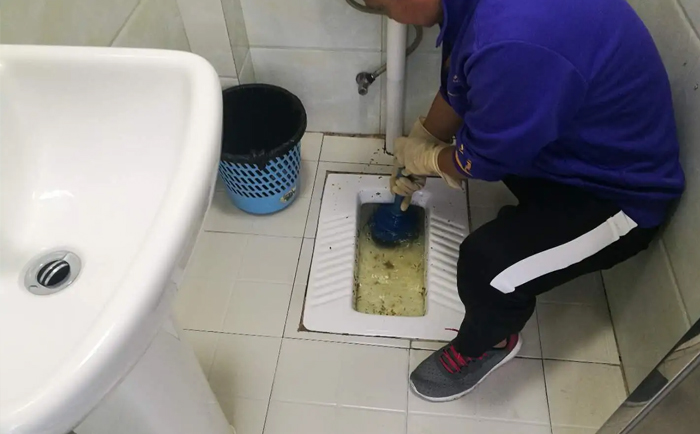 吉木萨尔疏通蹲坑